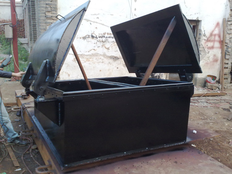 <strong>方形側(cè)開(kāi)門(mén)</strong>