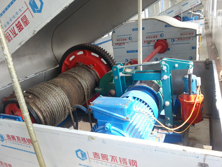 雙吊點<a href='/products/juanysq.html'>卷揚式啟閉機</a>